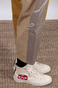 Comme Des Garçons Play Off-White Converse - Half Heart Chuck 70 High Sneakers -Menswear Rise Sales Store Comme Des Garcons Play Off White Converse Half Heart Chuck 70 High Sneakers 150205C K112 001 2 08