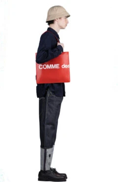Huge Logo Bag - Red -Menswear Rise Sales Store Comme Des Garcons Wallets Huge Logo Bag Red SA 9001HL RED 05 m