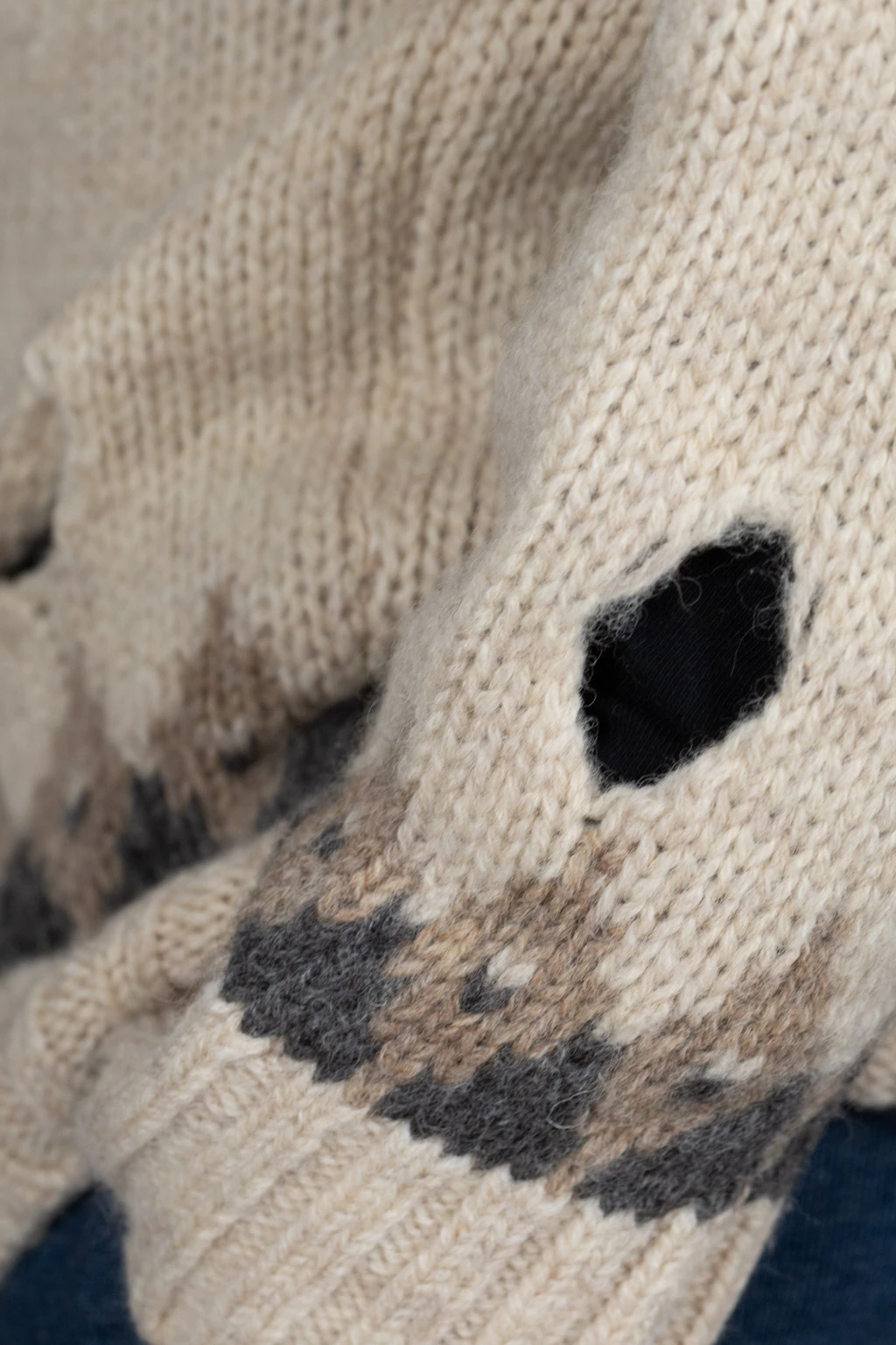 3G Wool NORDIC Hole Punch Raglan Crew Sweater - Natural 6 3G Wool NORDIC Hole Punch Raglan Crew Sweater - Natural - Image 6