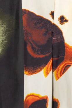 SILK ABOVE-THE KNEE SHORTS - Orange -Menswear Rise Sales Store TAAKK SILK ABOVE THE KNEE SHORTS Orange TA24SS PT036 OR 06 m