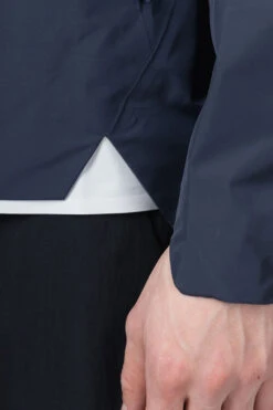 Arris Jacket Men's - Black Sapphire -Menswear Rise Sales Store Veilance Arris Jacket Mens Black Sapphire X000007072 BSA noe 2006